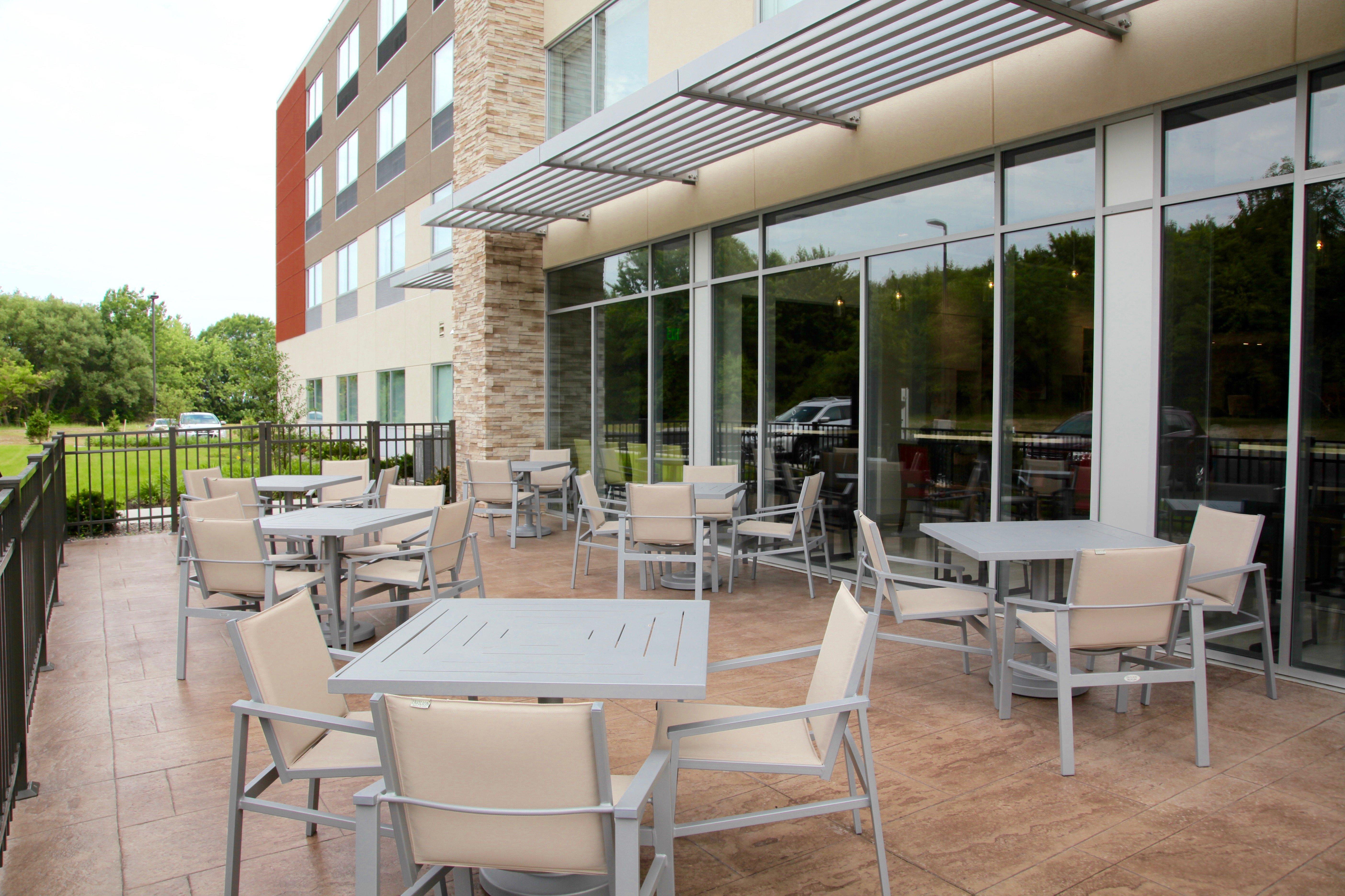 Holiday Inn Express & Suites Oswego By Ihg Exterior photo