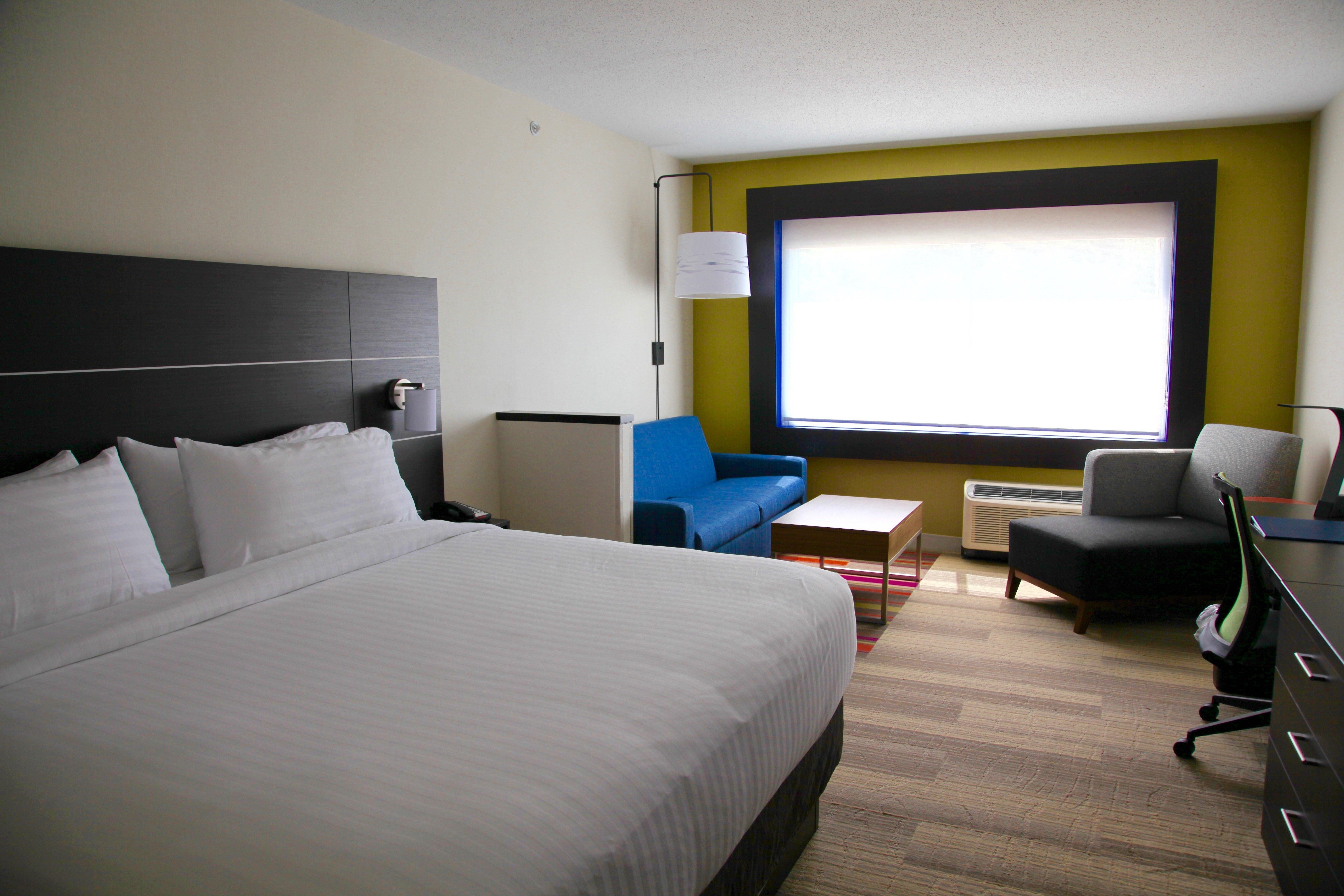 Holiday Inn Express & Suites Oswego By Ihg Exterior photo